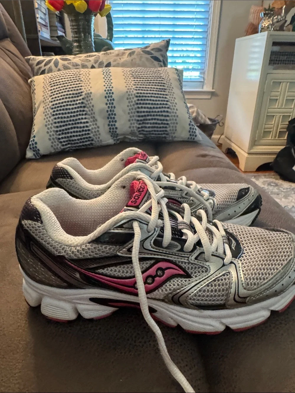 Saucony Cohesion 5 Grid Women's Lace-Up Running Shoes Sneakers - Size 7